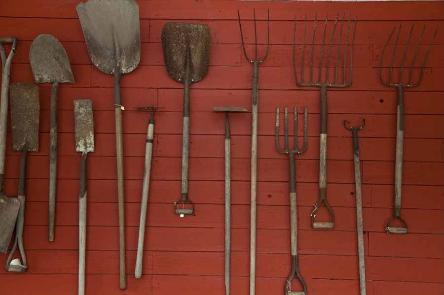 Why do garden tools rust