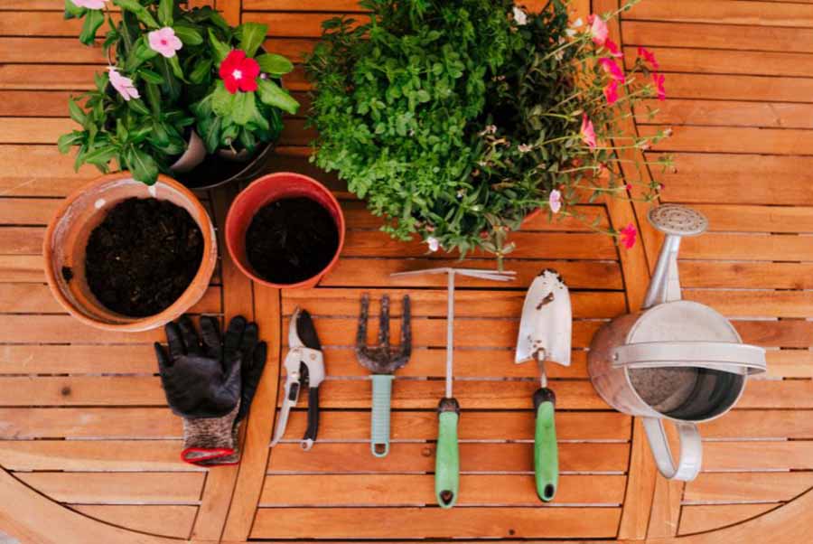 How to Use Garden Tools Safely